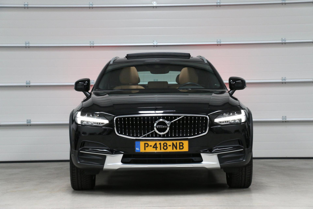 30595104-2.jpg