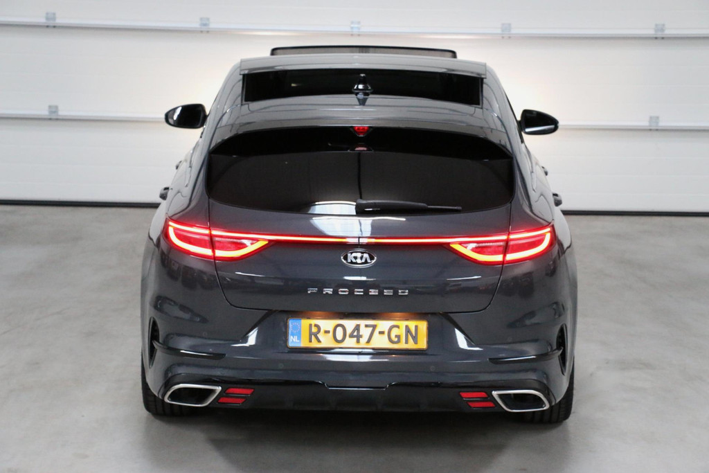 31922409-15.jpg