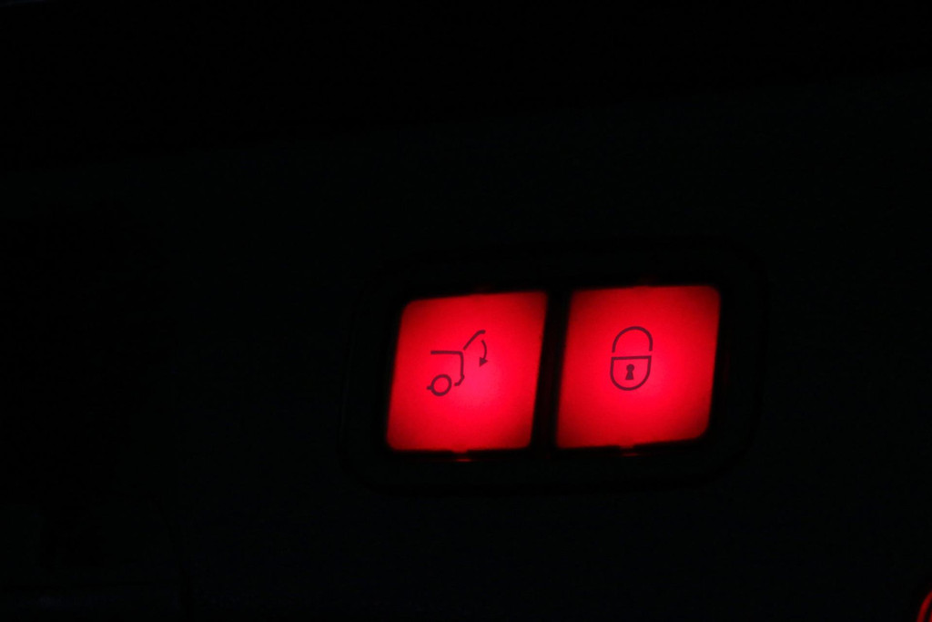 37691619-62.jpg