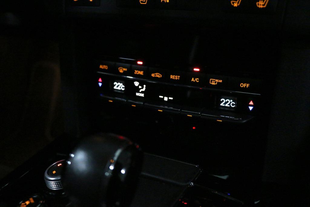 37691619-77.jpg