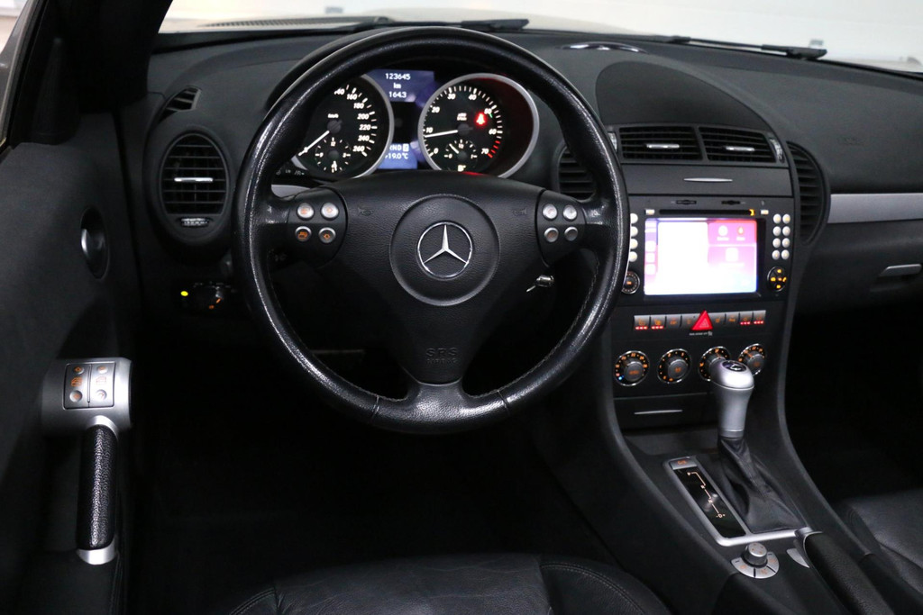 38244582-6.jpg