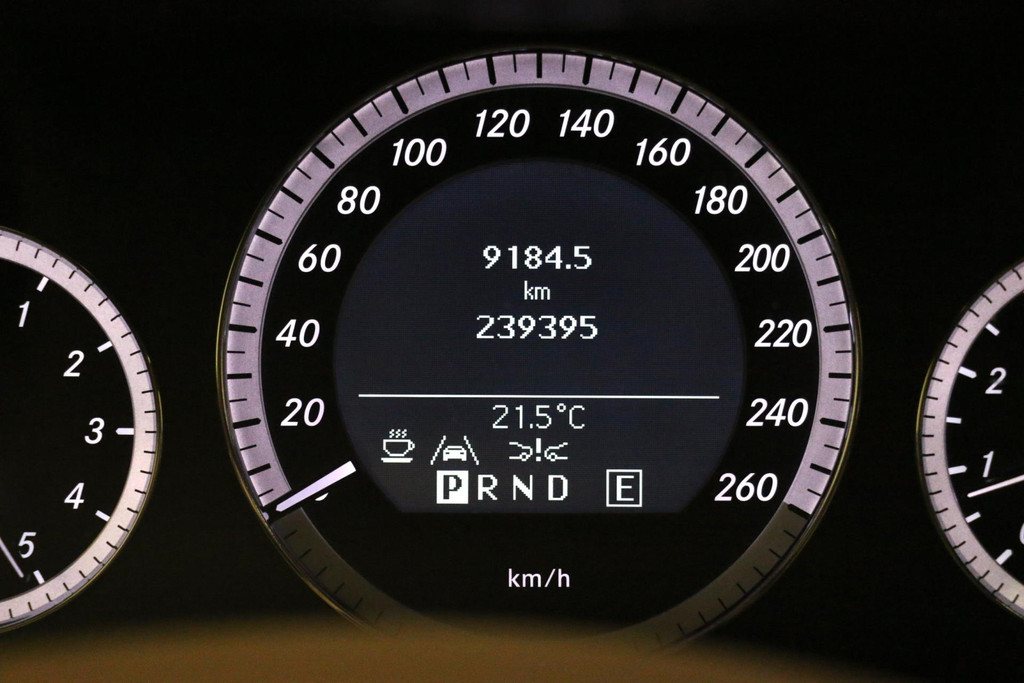 43822132-83.jpg