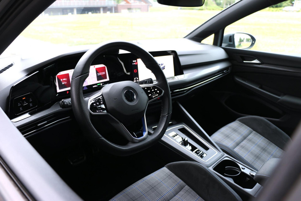 45367866-60.jpg