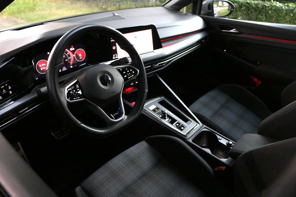 46188845-79.jpg