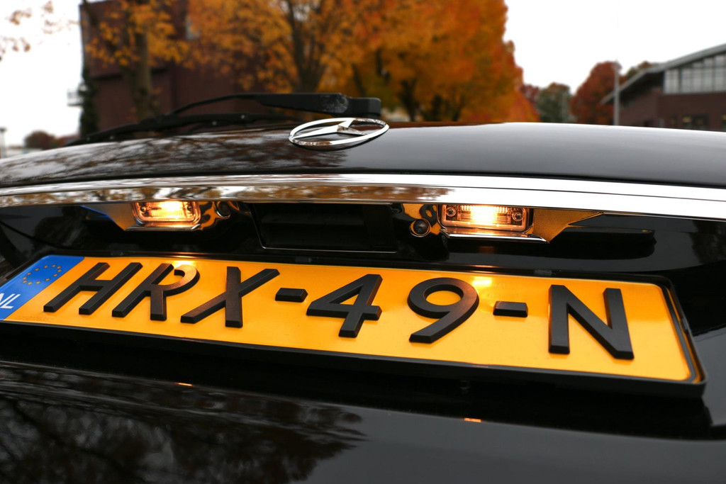 48336374-18.jpg