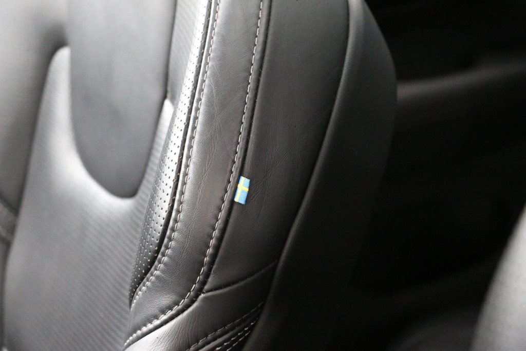 48750827-51.jpg