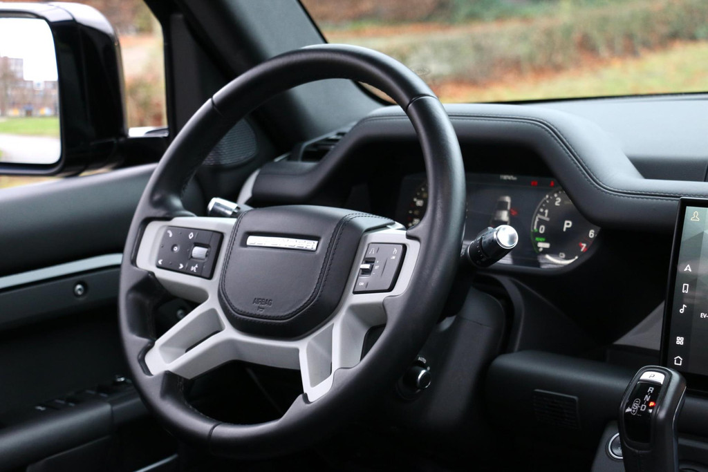 49607032-60.jpg