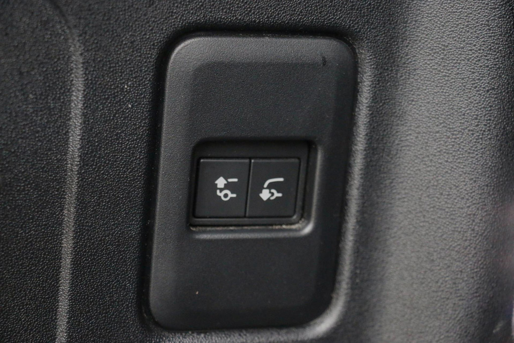 49607032-72.jpg