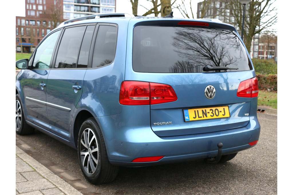 49744804-63.jpg