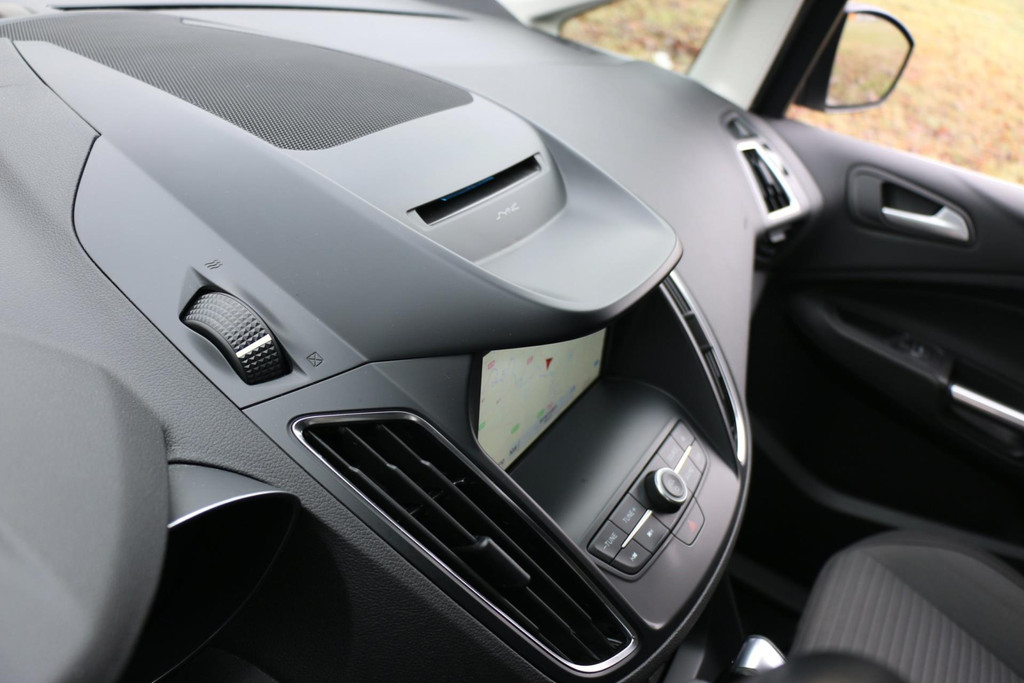 50999835-39.jpg
