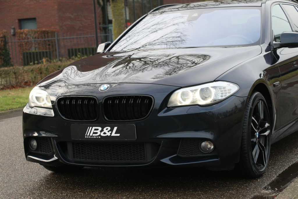 51208694-6.jpg