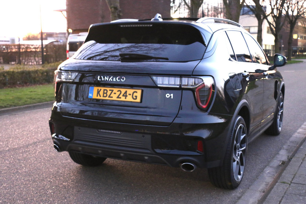 52176654-26.jpg