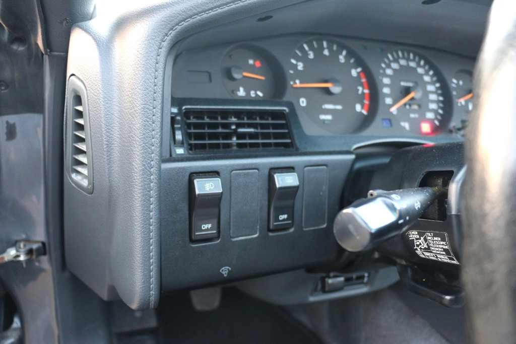 52349108-40.jpg