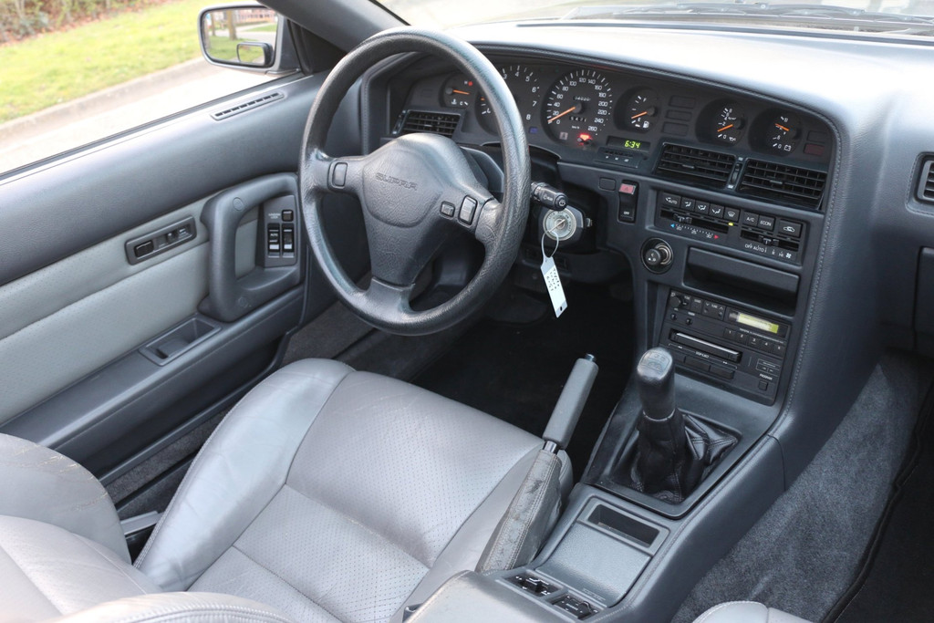 52349108-7.jpg