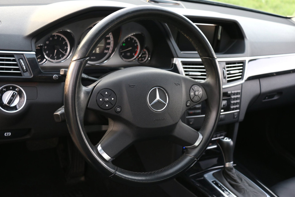 52786504-43.jpg