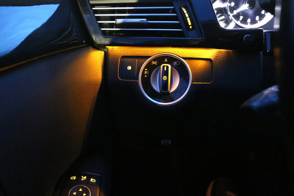 52786504-58.jpg