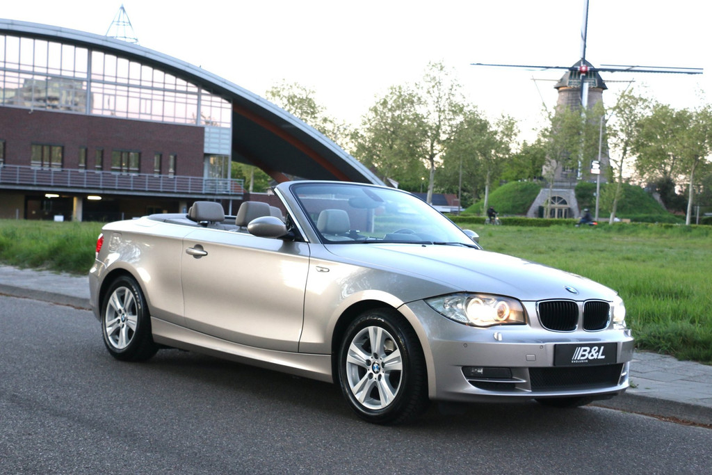 53220714-4.jpg
