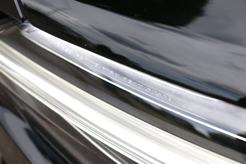 54251877-67.jpg