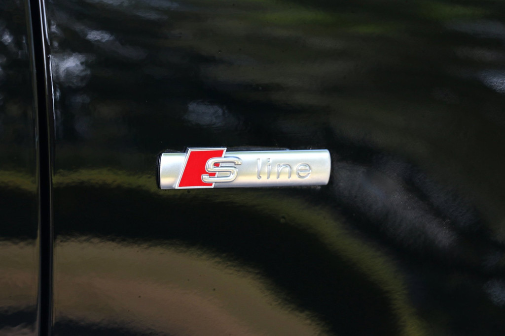 54625935-5.jpg