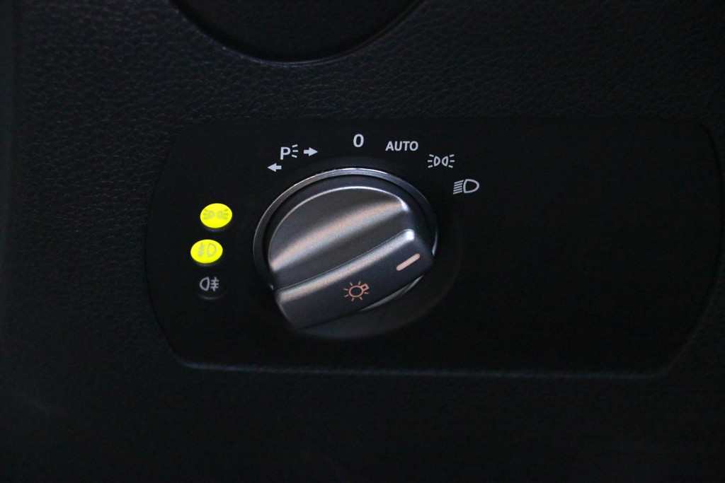 54720516-70.jpg