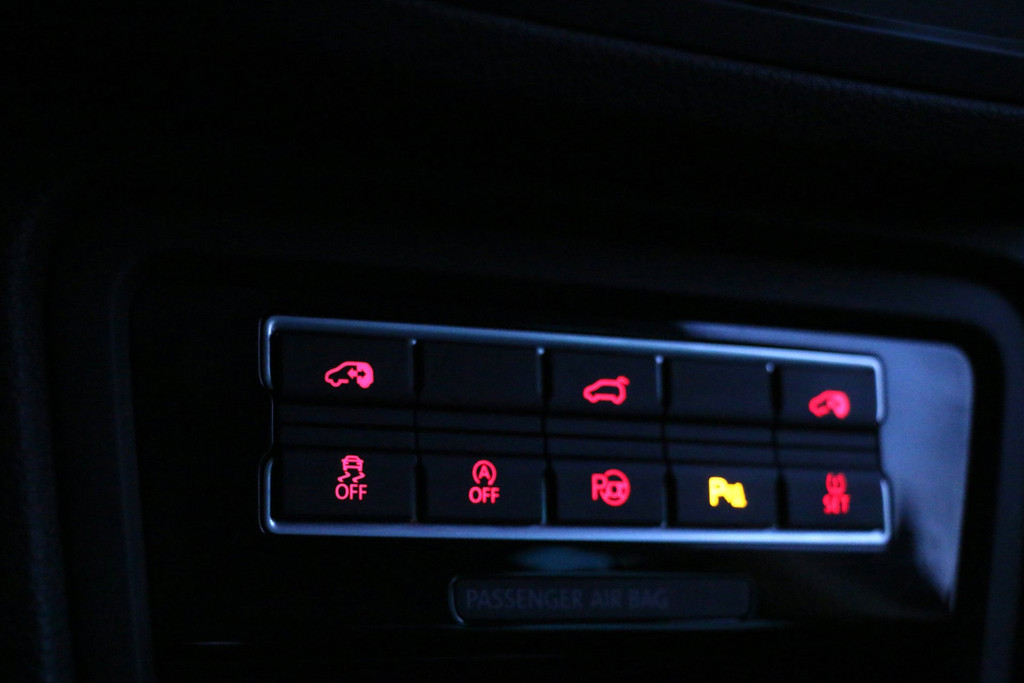 55838686-77.jpg