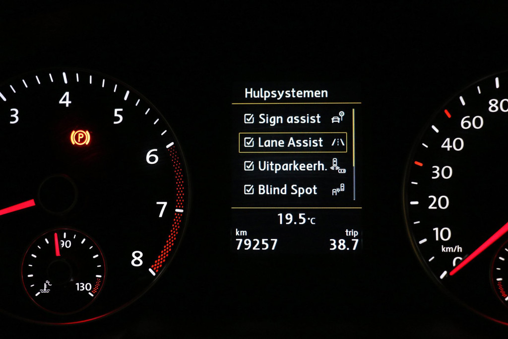 55838686-83.jpg