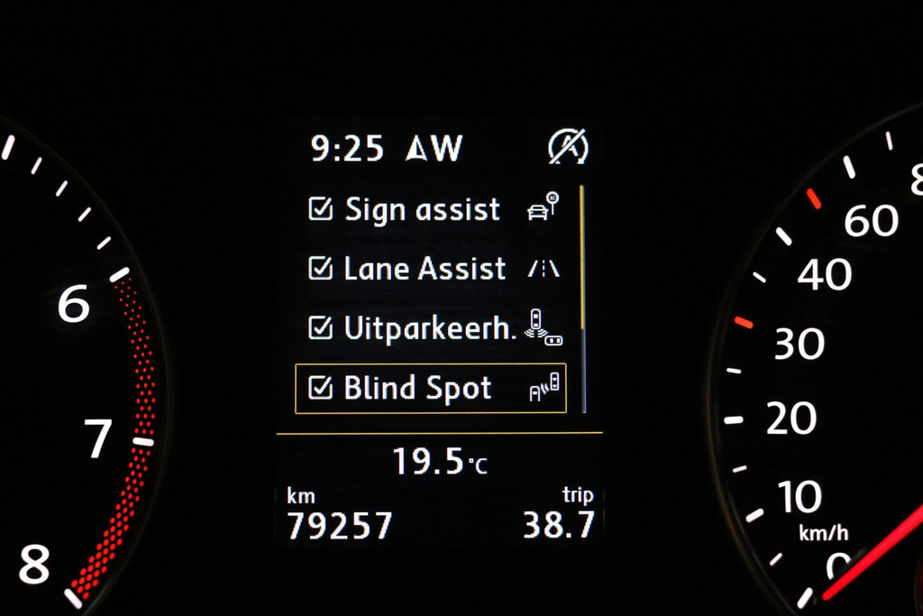 55838686-84.jpg