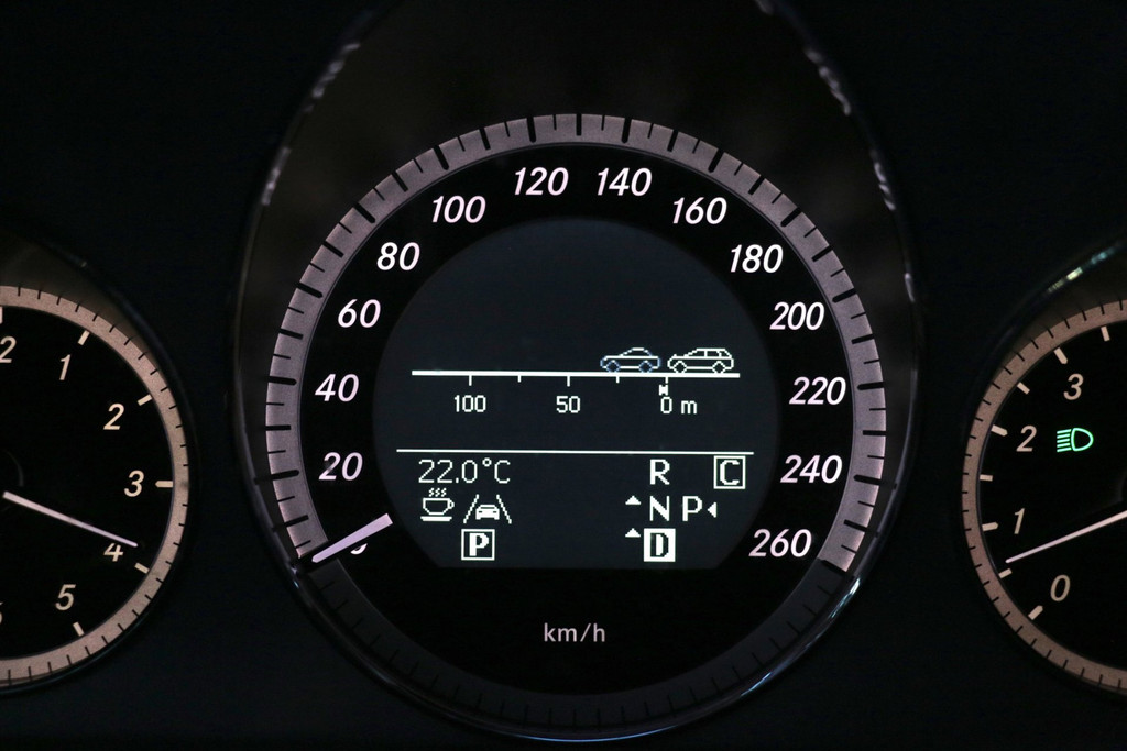 55957194-7.jpg