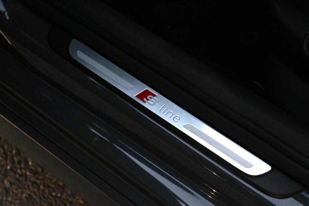 55980722-56.jpg