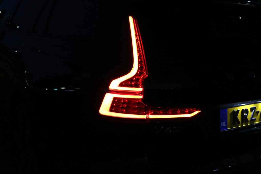 56303956-75.jpg